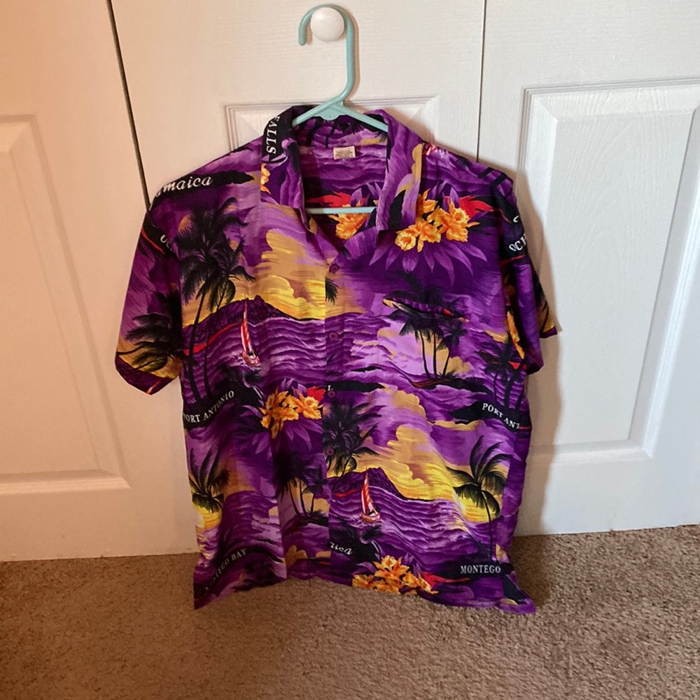 Men’s beachy button down